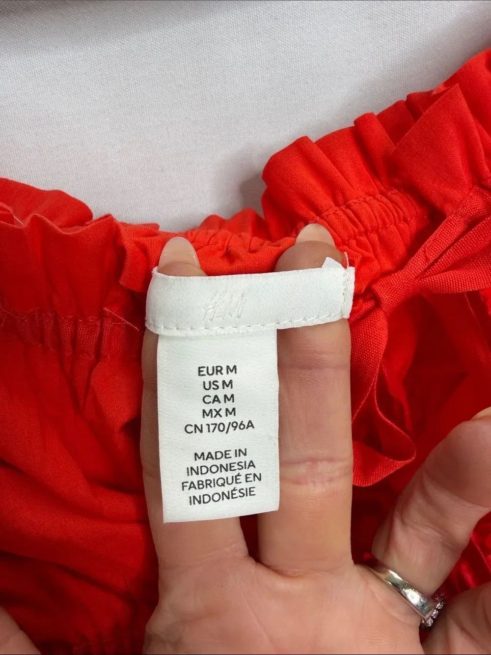 H&M Red Smocked Strapless Tie-Front Crop Top - Picture 2 of 3